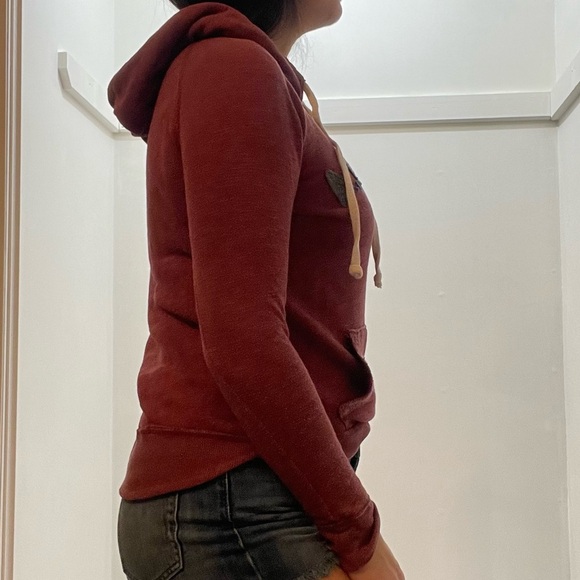 ๐ American Eagle Burgundy Hoodie โ Womenโs Size Small ๐ - Picture 2 of 7